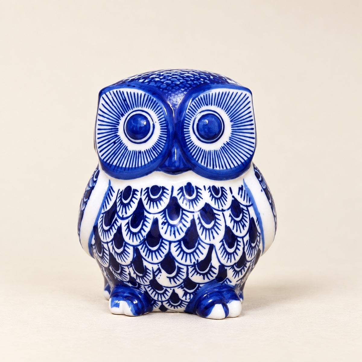 AI-styled product photo: Owl sculpture